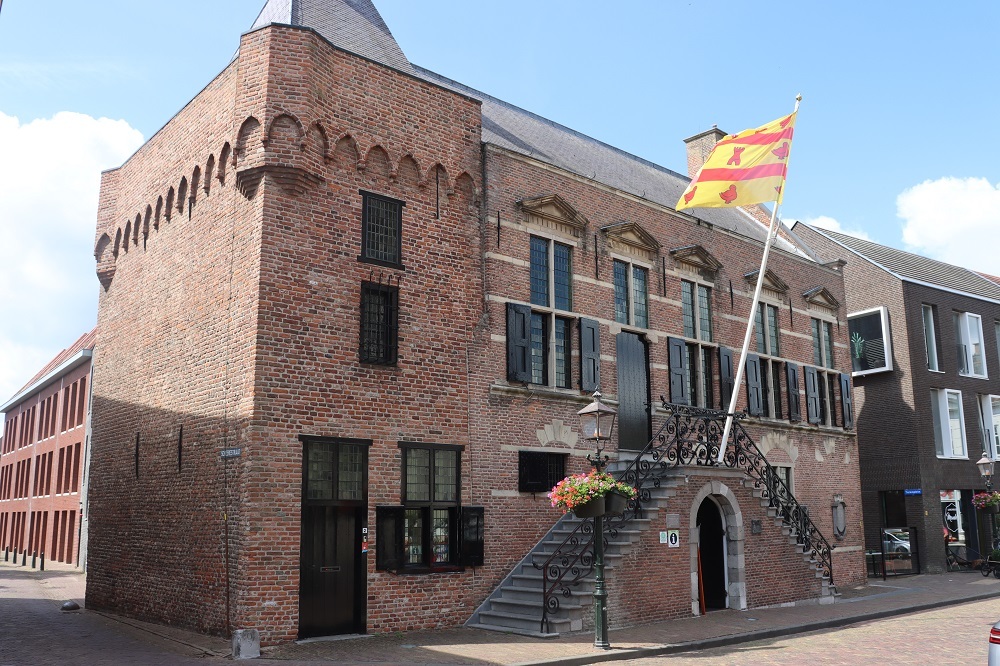 Afbeelding van het historische stadhuis in Grave